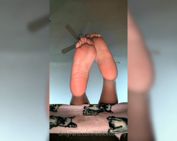 Leelee Feet aka leeleeosotiny OnlyFans Video 3310