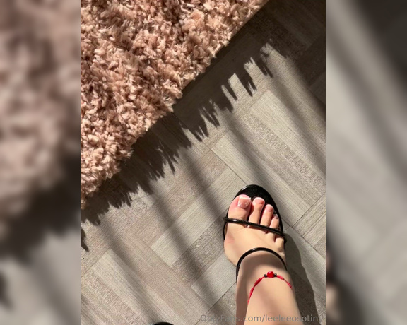 Leelee Feet aka leeleeosotiny OnlyFans Video 2014