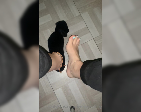 Leelee Feet aka leeleeosotiny OnlyFans Video 3553