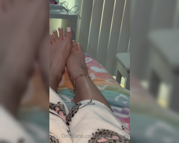 Leelee Feet aka leeleeosotiny OnlyFans Video 4888