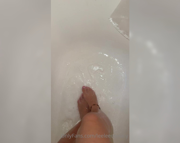 Leelee Feet aka leeleeosotiny OnlyFans Video 1935