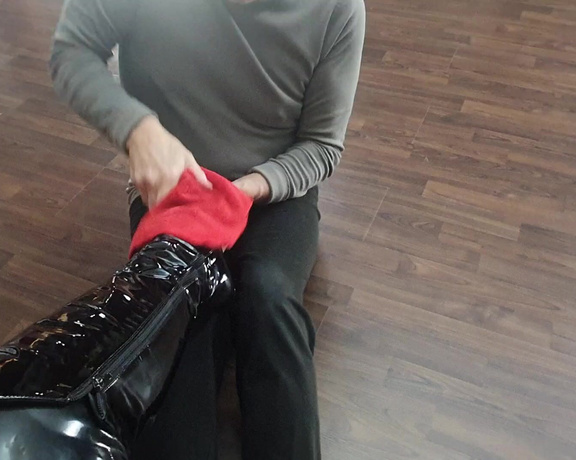 House of Sinn aka houseofsinn OnlyFans - #BehindTheScenes sit polishing My boots while I am wearing them Its great to have such