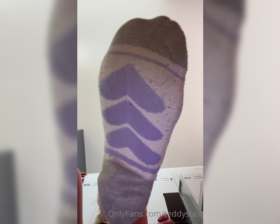 Teddysucc aka teddysucc OnlyFans - Pov ur the floor after my workout feet all sweaty, smelly and sticky ik