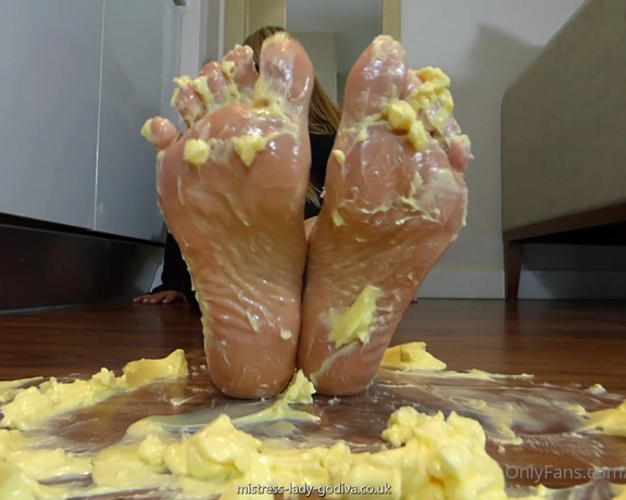 Lady Godiva aka , ms_ladygodiva OnlyFans - Longer buttery #foot tease video The butter oozes between my sexy toes Its so warm its