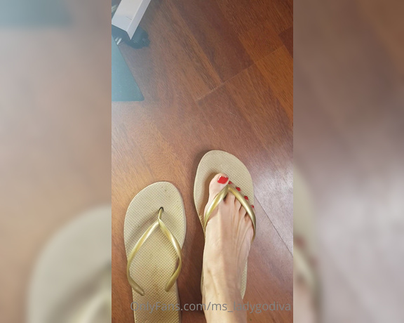 Lady Godiva aka , ms_ladygodiva OnlyFans - Flip flops are fabulous Listen to them slapping against my soles