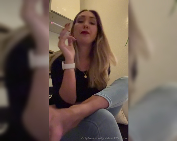 Goddess Maria aka goddess125maria OnlyFans - For my smoke fetis