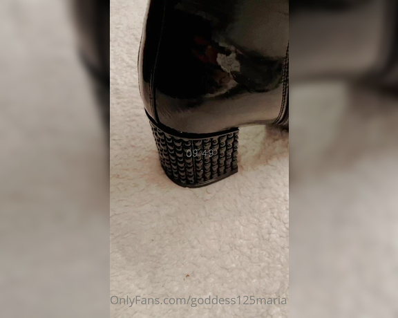 Goddess Maria aka goddess125maria OnlyFans - My feet are so sweaty in these shoes