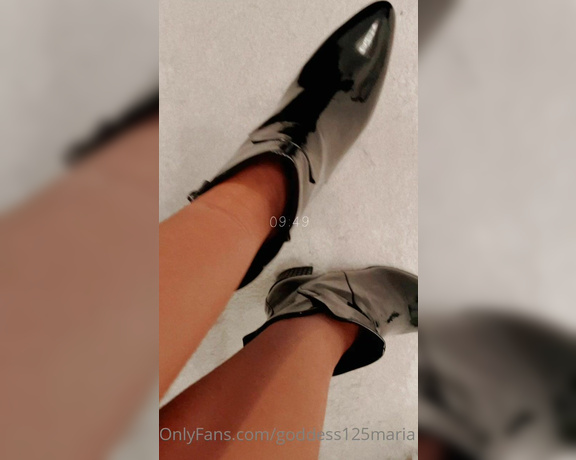 Goddess Maria aka goddess125maria OnlyFans - My feet are so sweaty in these shoes