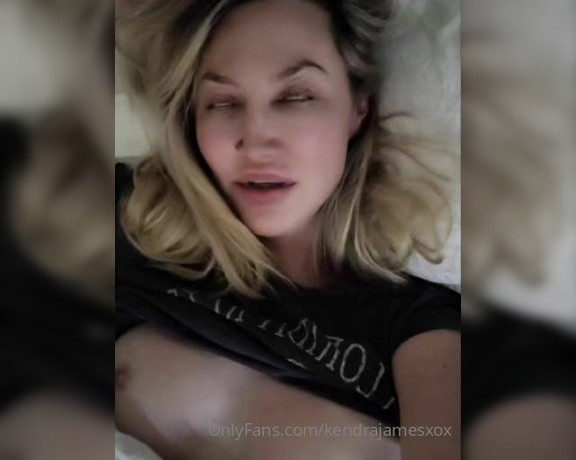 Kendra James aka kendrajamesvip OnlyFans - Waking up in Vegas!