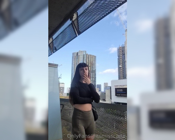 Miss Cane aka itsmisscane OnlyFans - New smoking and squirting video going out tonight Available for smoking live calls, dm