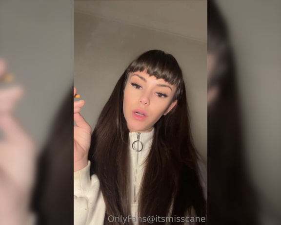 Miss Cane aka itsmisscane OnlyFans - I don’t mind a lil smoke in the eyes