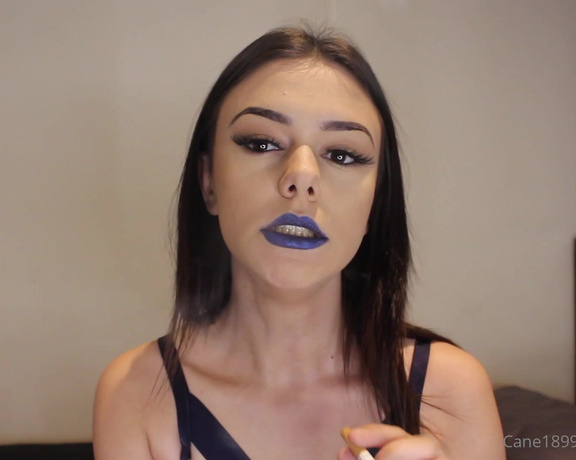 Miss Cane aka itsmisscane OnlyFans - Blue lippy cigarette!