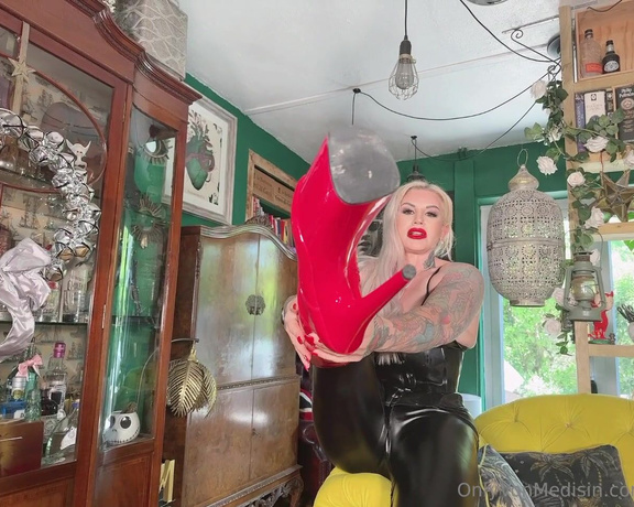 Mistress Ava Von Medisin aka avavonmedisin OnlyFans - Ever wondered what it would be like to feel 10 inches Well I have something you