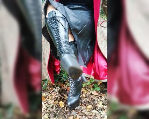 Mistress Ava Von Medisin aka avavonmedisin OnlyFans - Another #bootllickers dream position Down on their knees in the dirt licking My dirty #leather boots