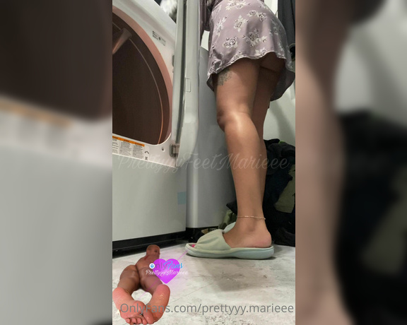 PrettyyyFeetMarieee aka prettyyymarieee OnlyFans - I see you watching me wash clothes, let me give you something to look at!