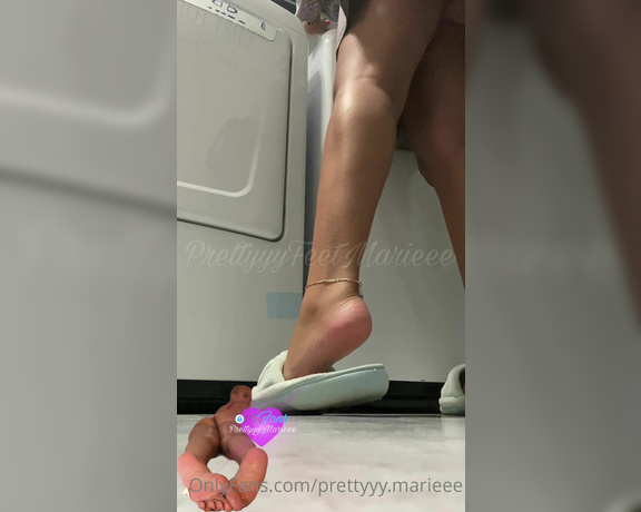 PrettyyyFeetMarieee aka prettyyymarieee OnlyFans - I see you watching me wash clothes, let me give you something to look at!