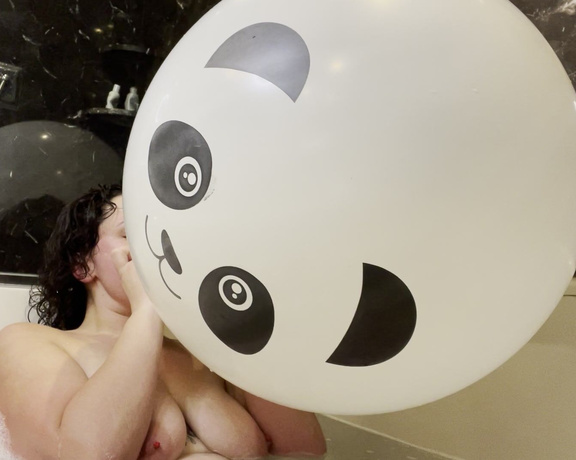 ButtPlugBetty - Blowing up panda balloon in bubble bath