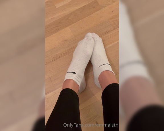 Emma Stn aka emmastn OnlyFans - Start licking you pathetic little foot bitch