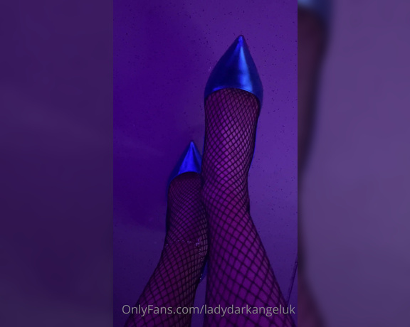 Lady Dark Angel aka Ladydarkangeluk Onlyfans - They light up beautiful in this light