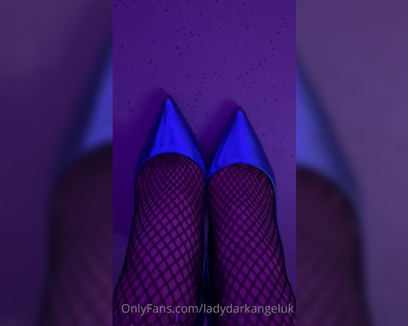 Lady Dark Angel aka Ladydarkangeluk Onlyfans - They light up beautiful in this light