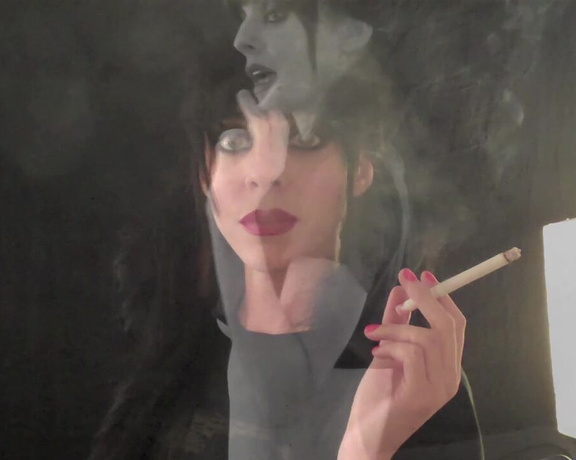 ManyVids - Dani Lynn - Smoking In Boots and Panties