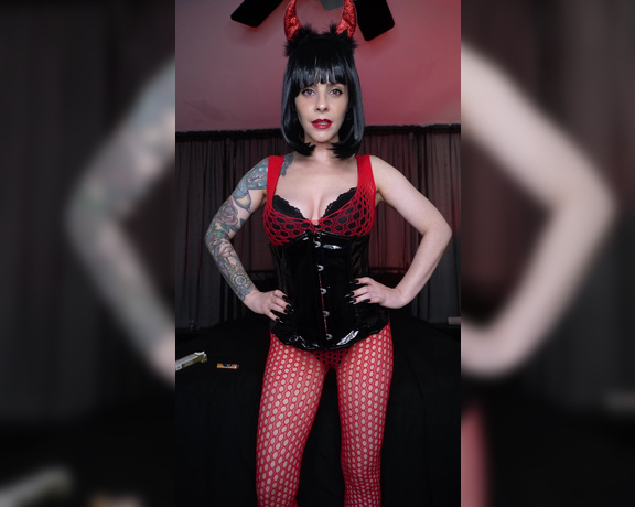 ManyVids - Dani Lynn - Smoking She Devil POV Human Ashtray