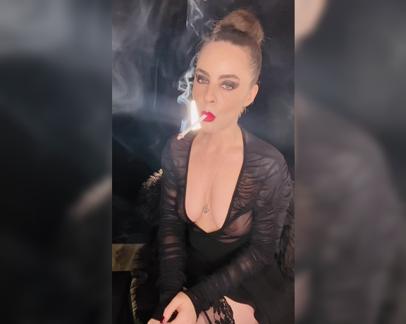 ManyVids - Dani Lynn - Smoking With Sexy Red Lips amp Hair in Bun