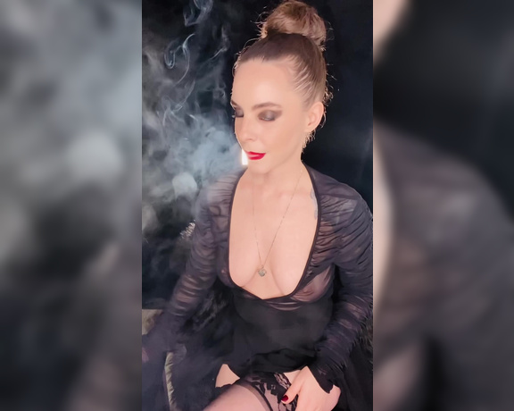 ManyVids - Dani Lynn - Smoking With Sexy Red Lips amp Hair in Bun