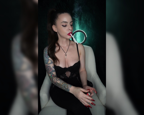 ManyVids - Dani Lynn - Smoking Therapy Fantasy JOI