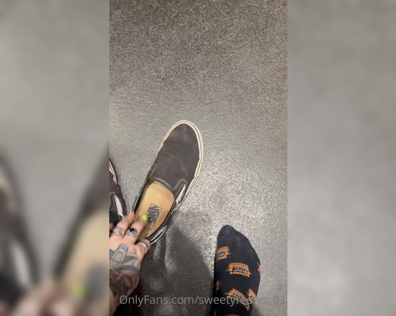 Sweetyfeetys_03 Onlyfans - First day back at the coffee place Socks and vans for the day because I have got a terrible cold