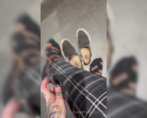 Sweetyfeetys_03 Onlyfans - First day back at the coffee place Socks and vans for the day because I have got a terrible cold