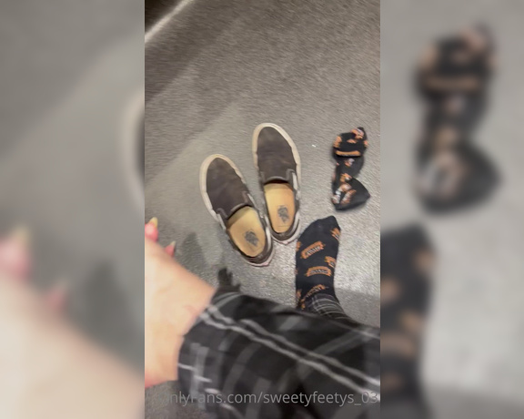 Sweetyfeetys_03 Onlyfans - First day back at the coffee place Socks and vans for the day because I have got a terrible cold