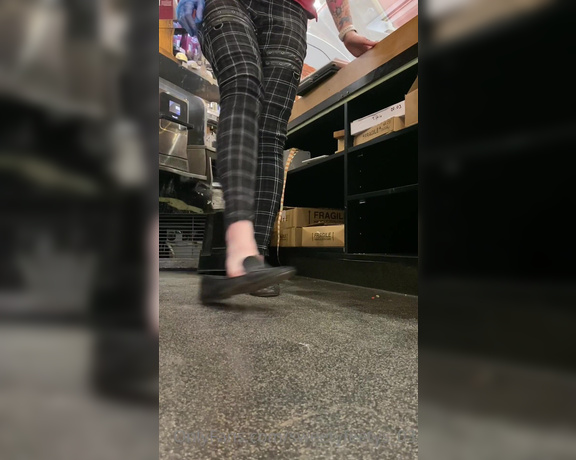 Sweetyfeetys_03 Onlyfans - Coffee shop Coworker foot tease & rushed dirty feet joi … Imagine your at work with me , I notice