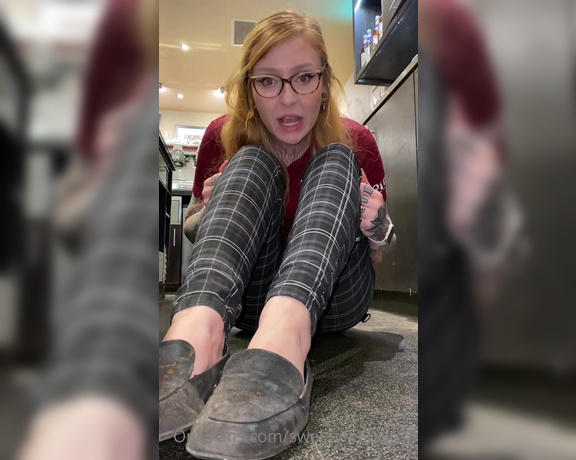 Sweetyfeetys_03 Onlyfans - Coffee shop Coworker foot tease & rushed dirty feet joi … Imagine your at work with me , I notice