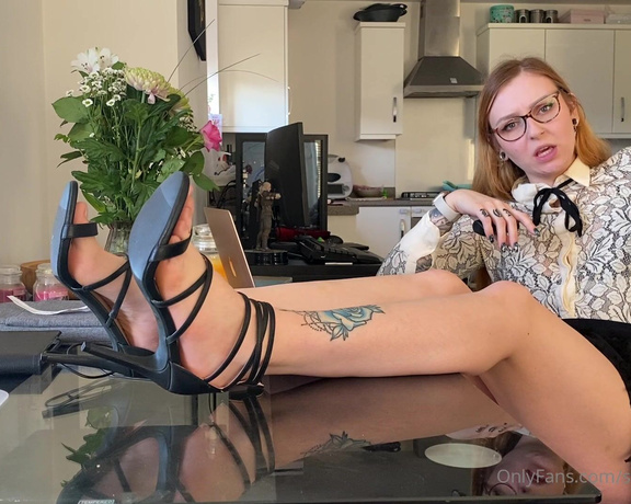 Sweetyfeetys_03 Onlyfans - JOB INTERVIEW FEET HUMILIATION & JOI You thought it would be another boring interwiev , probably uns
