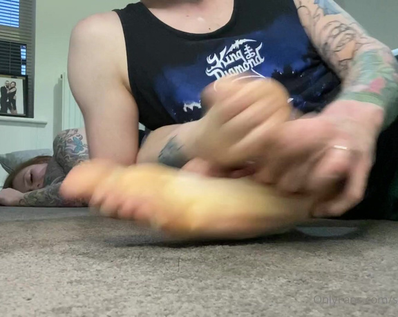 Sweetyfeetys_03 Onlyfans - Tickling but this time not just my feet , my armpits & neck too !
