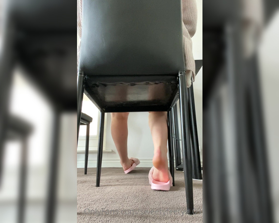 Sweetyfeetys_03 Onlyfans - New shoeplaying under the table with my new slippers ! What if I was your roommate and you saw m 2