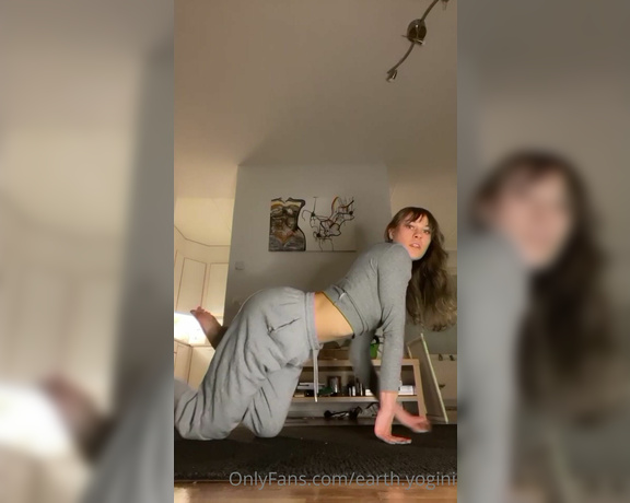 GoddessBast aka goddessbastet OnlyFans - Some yoga to end my day