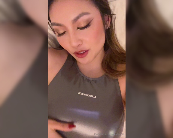 Mx Tomie aka mxtomie OnlyFans - This is a close up ASMR moment for my material fetishists Volume up!