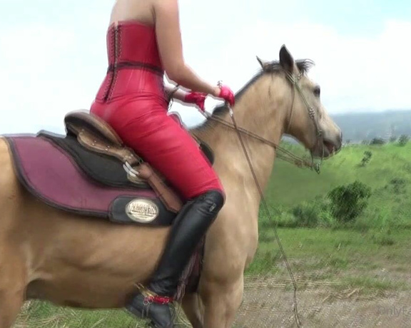 Gerald Hrfan aka ghrfan OnlyFans - Our Queen has pleased us, her loyal fans, with the her latest riding clip wearing