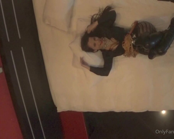 Gerald Hrfan aka ghrfan OnlyFans - Do you remember the blooper with Daya laying in the bed Well I found the clip!