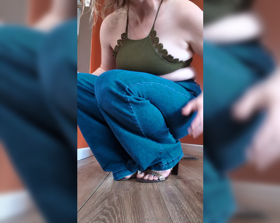 Mplfeet_VIP aka mplfeet_vip OnlyFans - I can decide if I like these pants  Thoughts