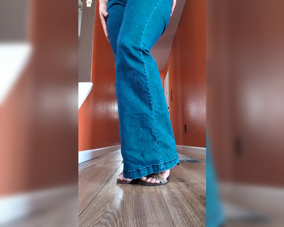 Mplfeet_VIP aka mplfeet_vip OnlyFans - I can decide if I like these pants  Thoughts