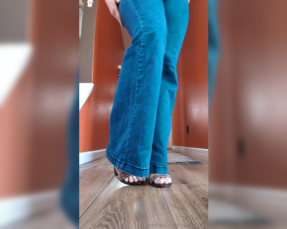 Mplfeet_VIP aka mplfeet_vip OnlyFans - I can decide if I like these pants  Thoughts