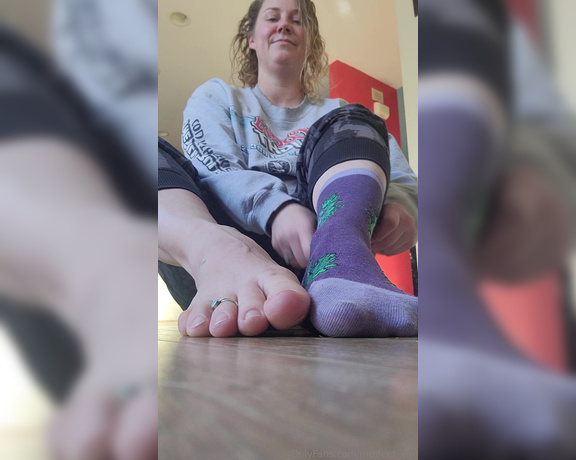 Mplfeet_VIP aka mplfeet_vip OnlyFans - I found these old videos of before Christmas and it was just the beginning of