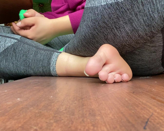 Turkishsoles aka turkishsoles OnlyFans - My Waiter caught me taking a video of my feet