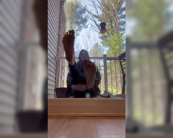 Becca Foxx aka Foot Fetish, sizeelevens OnlyFans - Do you like feet pressed against glass Does it make you want them more