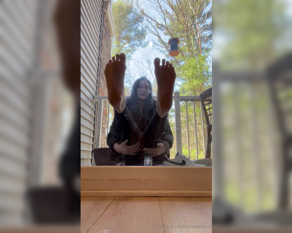 Becca Foxx aka Foot Fetish, sizeelevens OnlyFans - Do you like feet pressed against glass Does it make you want them more