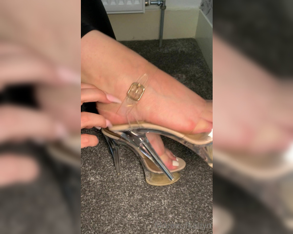 Katlyn Moree aka katlynmoree OnlyFans - Sweaty soles