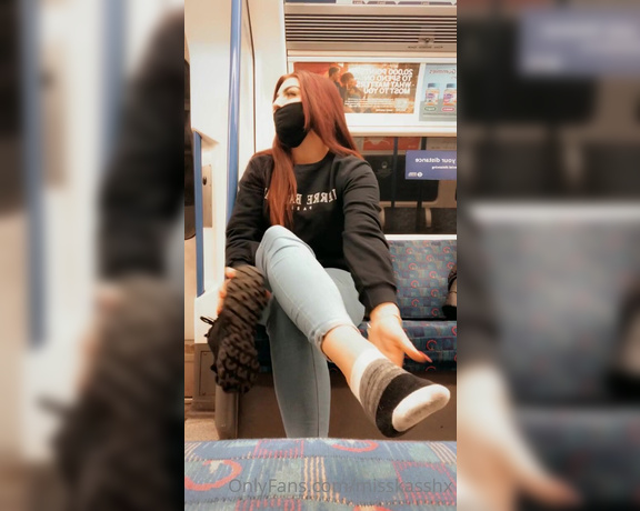 Katlyn Moree aka katlynmoree OnlyFans - The tube is my fav place to get my feet out